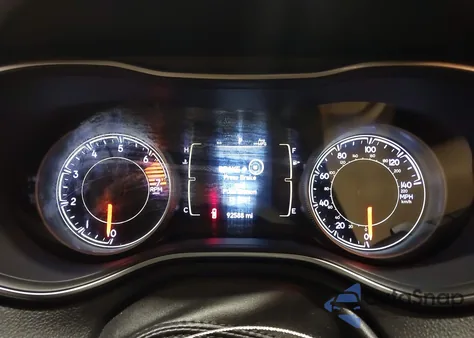 2020 Jeep Cherokee Altitude 4X4 z USA, uszkodzony, nr VIN 1C4PJMLB6LD628920